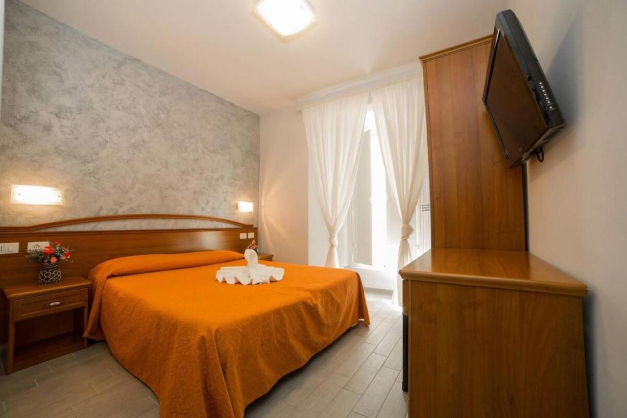 Parri Silton Hotell Rom Exteriör bild