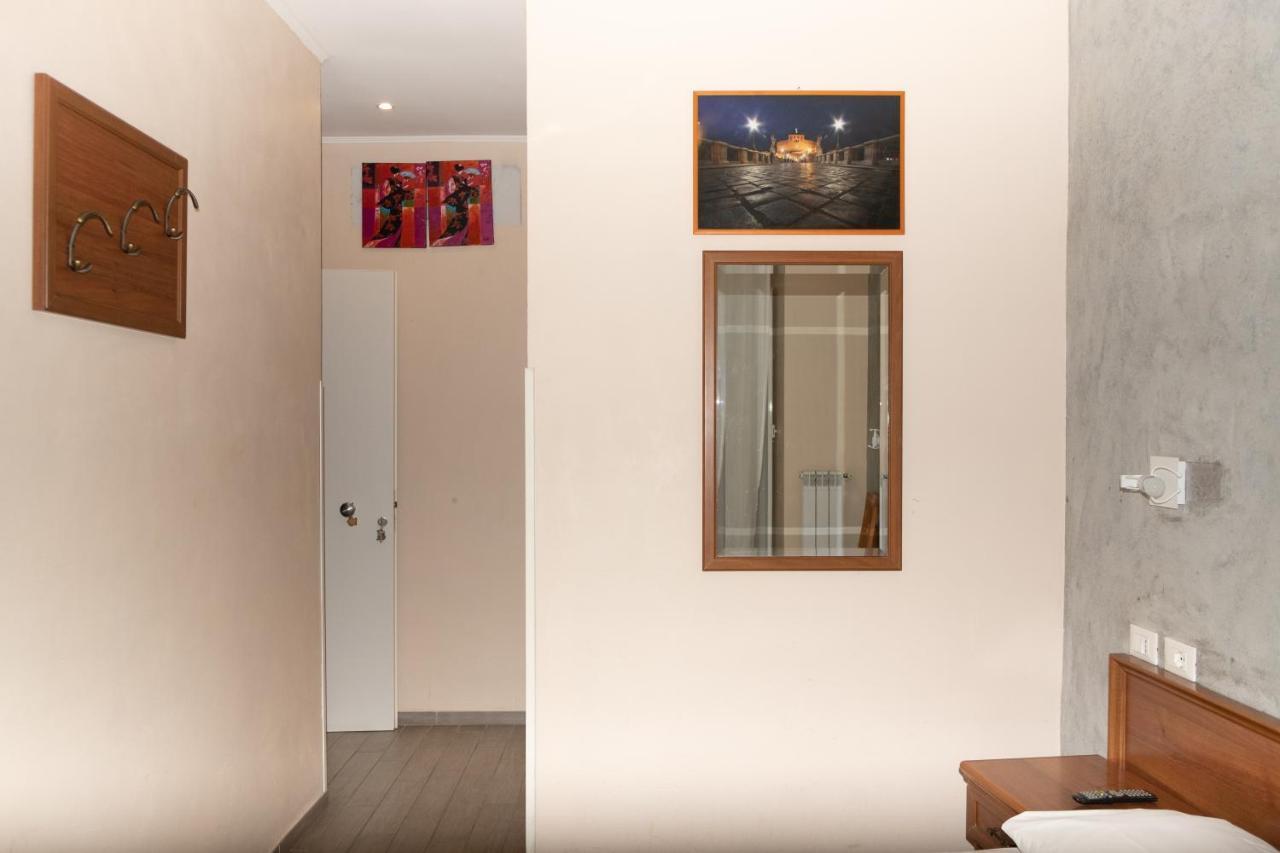 Parri Silton Hotell Rom Exteriör bild